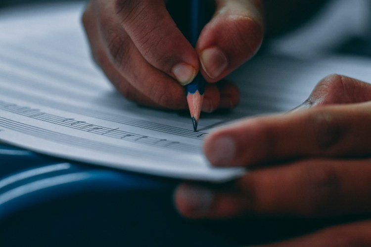Depuis le 16 juin 2025 : en cas de demande incomplète, la préfecture doit demander les documents&nbsp;manquants